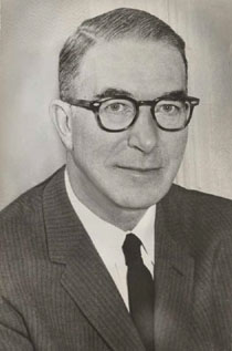 Estes  Kefauer